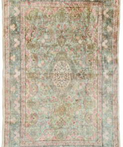 Tapis En Soie Ghoum signé – Iran Vers 1950 époque du Shah